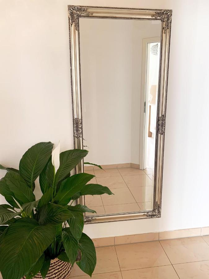Ruhige Wohnung In Zentraler Lage - Quiet Flat In A Central Location Magdeburg Exterior foto